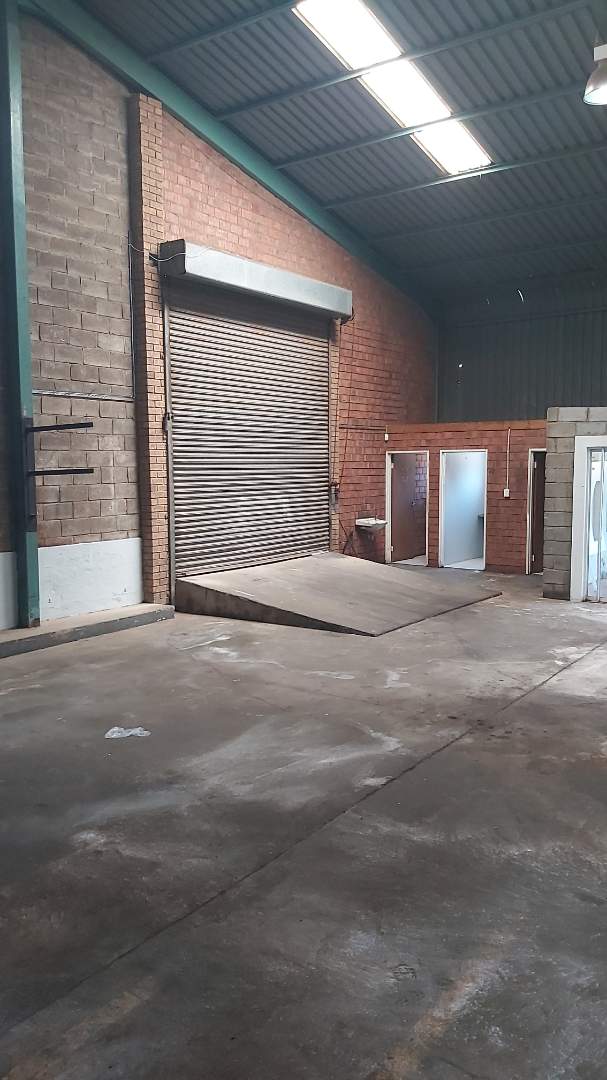 To Let commercial Property for Rent in Sidwell Eastern Cape